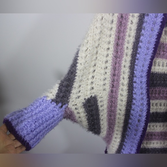 1990’s Chunky Boxy Sweater with Open Front Super Soft Fuzzy Purple White Cardiga - Picture 7 of 7